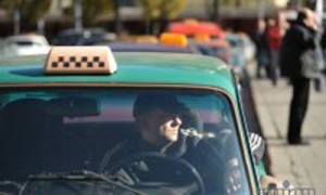 Новый закон значительно изменит работу таксистов. УНИАН