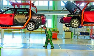 Автомобилестроители выполнили требования по открытию центров утилизации старых автомобилей и теперь наращивают производство, сокращая разрыв с прошлогодними показателями. Фото: Алексей Солодунов