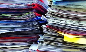 Законопроект обяжет Миндоходов вести реестр договоров страхования в электронном виде. Фото: Константин Мельницкий