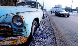 По старым ценам можно купить иномарки, завезенные до начала 2014 г. Фото: Алексей Солодунов