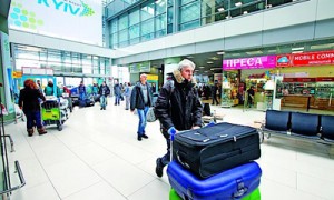 Проблемы с багажом чаще всего возникают на транзитных рейсах. Страховка покрывает такие риски, как утеря багажа, полное или частичное повреждение, кража с проникновением, опоздание и т.д.. Фото: Алексей Солодунов