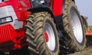 Фермерам разрешили не проходить техосмотр сельхозтехники. Фото: ukranews.com