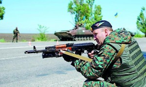 Страховые выплаты военнослужащим Украины, в зависимости от страхового случая, составляют от 5,3 тыс. до 53,4 тыс. грн. Фото: Reuters