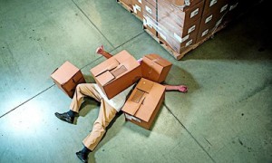 Постоянное ощущение угрозы заставляет украинцев покупать полисы на случай смерти в результате несчастного случая. Фото: Fotobank.ua