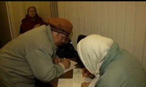 Працюючим пенсіонерам хочуть урізати пенсії на 15%. Ілюстрація ТСН.ua