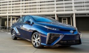 После отмены пошлин импортные автомобили станут немного дешевле.