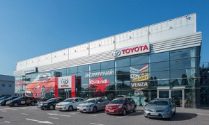 Несмотря на падение продаж, Toyota сохранила лидерство на рынке