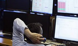 Рейтинговое решение Moody`s добавило неопределенности иностранным инвесторам Фото: Reuters 