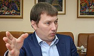 Зампред правления ГПЗКУ Роберт Бровди пообещал начать массовую скупку зерна в нынешнем маркетинговом году. Фото: Сергей Кузнецов / Коммерсантъ