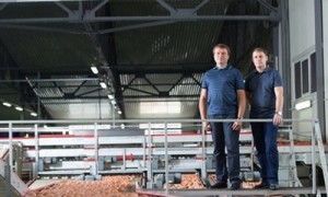 Виталий Вересенко (слева) и Борис Беликов поровну владеют холдингом «Овостар». Владимир Герасимов для Forbes Украина