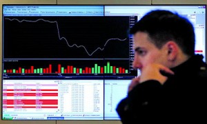 В Крыму еще подумают, выполнять ли требования НКЦБФР. Фото: Reuters